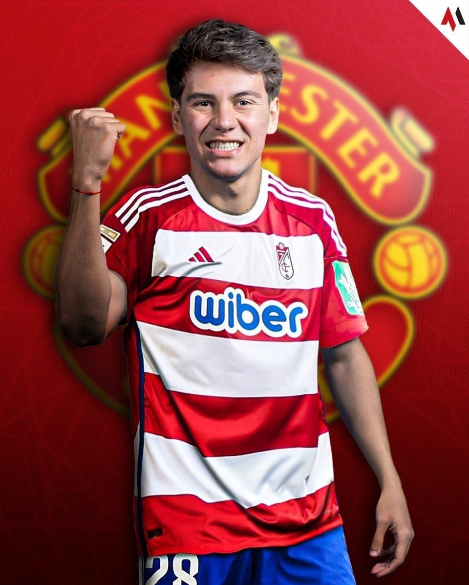 亚冠赛程吃紧，曼联加时末段官宣签约，压力陡增，高层口径保持一致(c罗第二次加盟曼联)-九游电竞